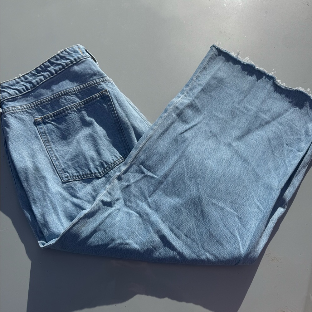 Abercrombie & Fitch, wide leg, high rise jean - Picture 4 of 6